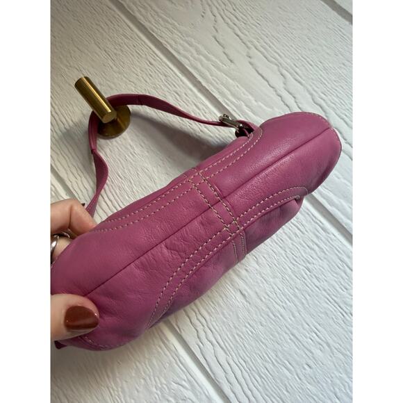 Rare Vintage Coach Hobo Leather 9541 Bubble Gum Purse / Bag Y2K - Picture 4 of 10